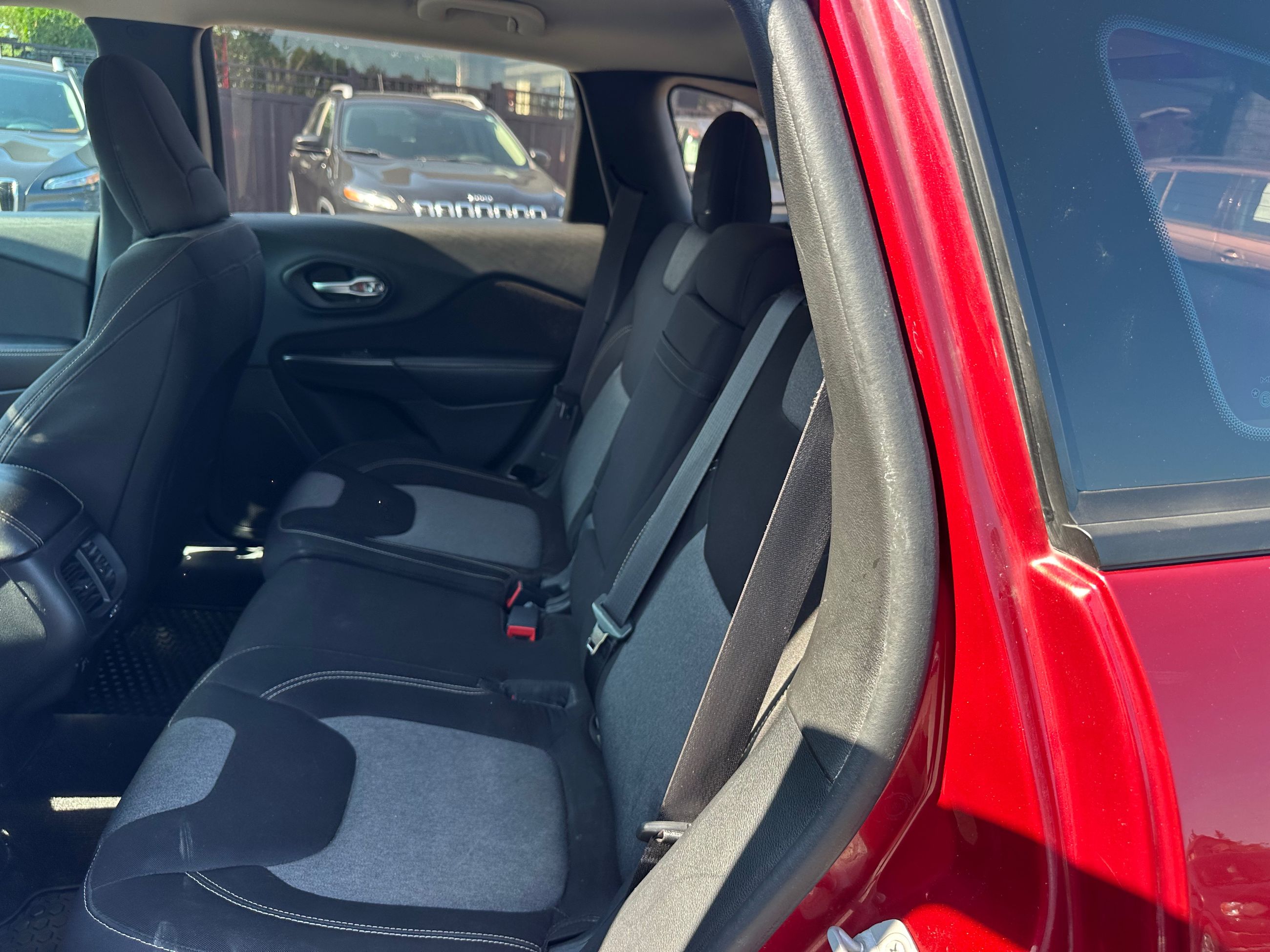 Jeep Cherokee 2014 — photo 8