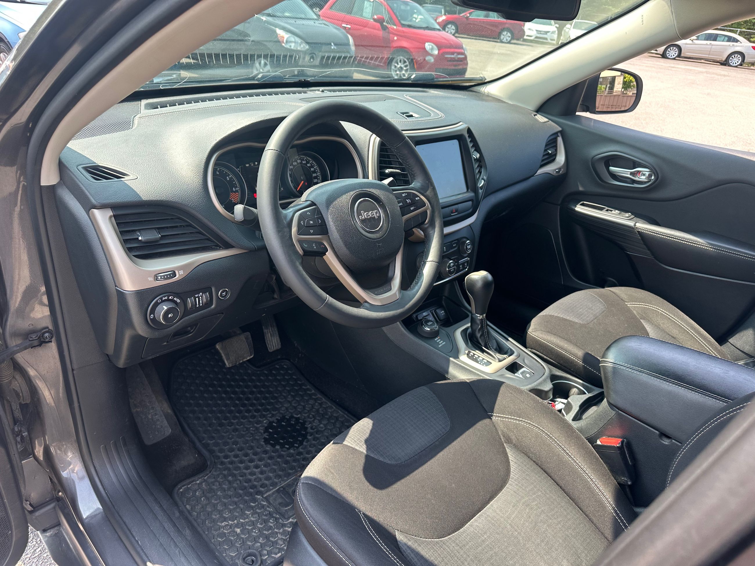 Jeep Cherokee 2015 — photo 8