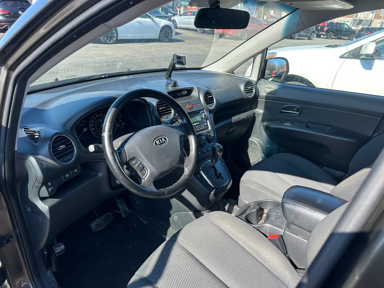 Kia Rondo 2012 — photo 8