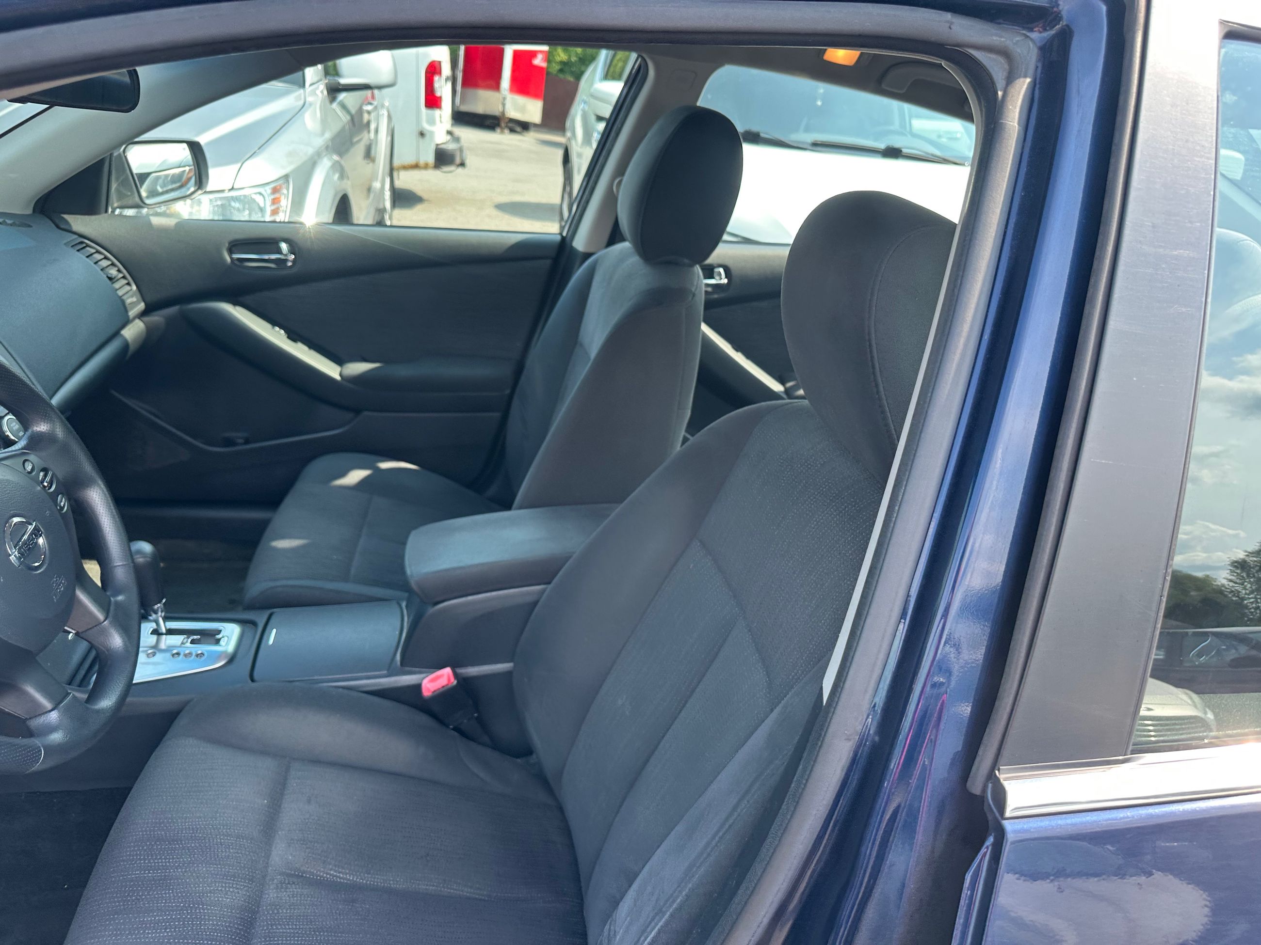 Nissan Altima 2010 — photo 6