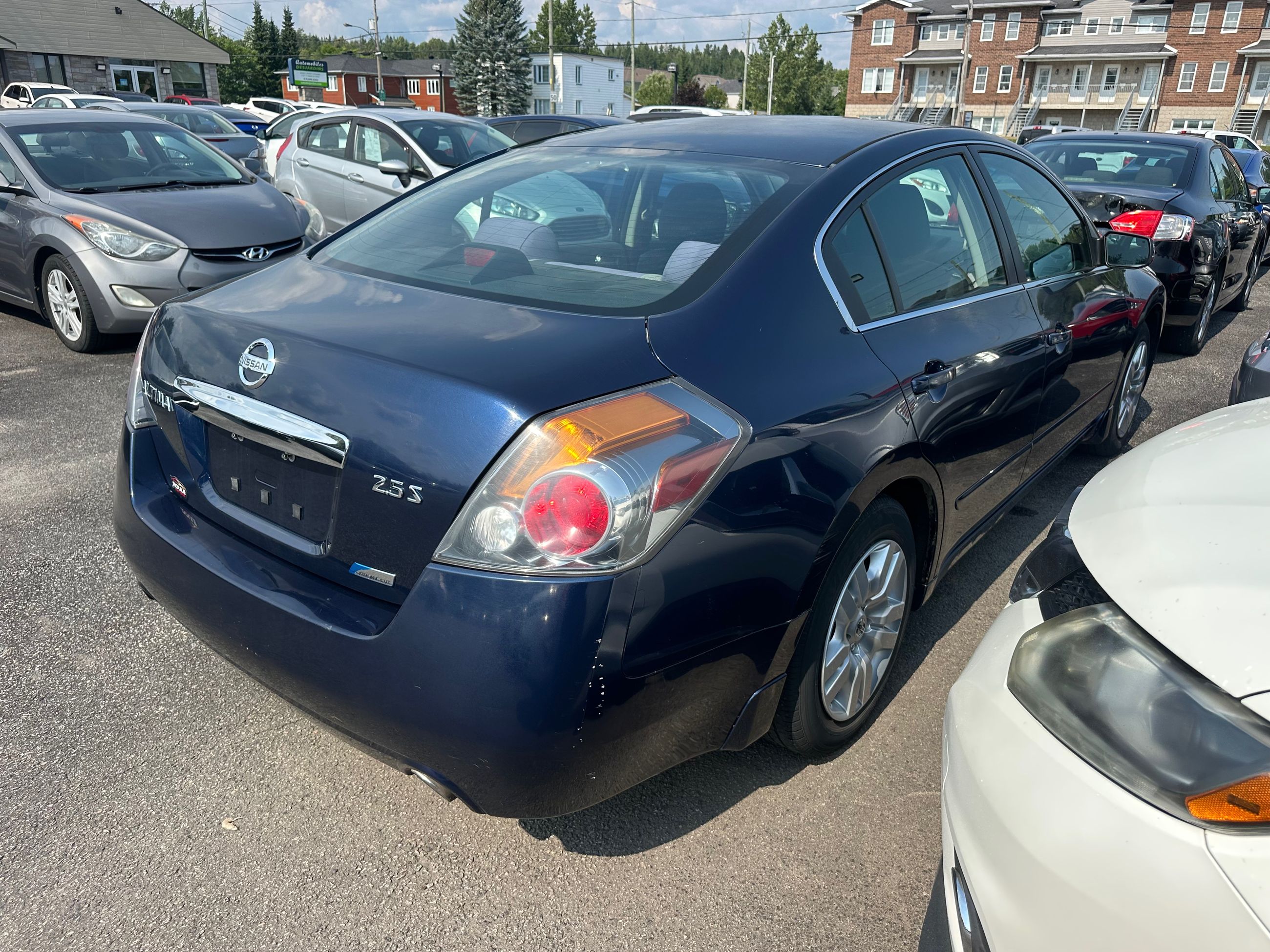 Nissan Altima 2010 — photo 4