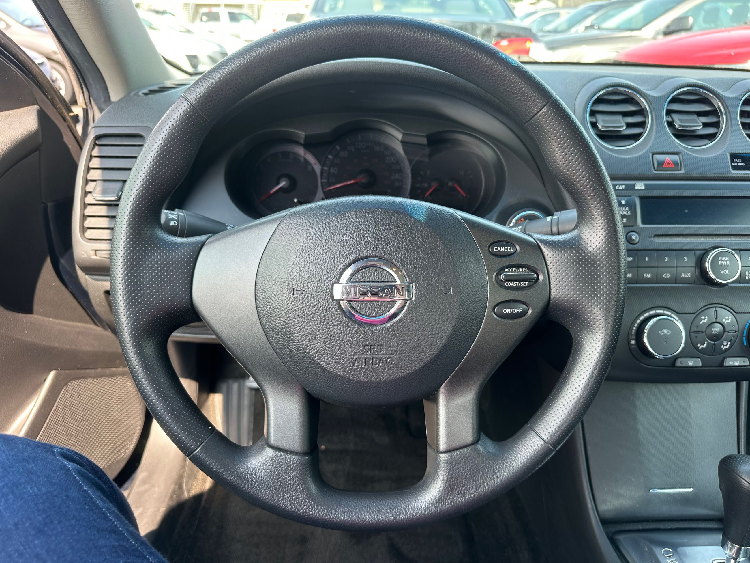 Nissan Altima 2010 — photo 8