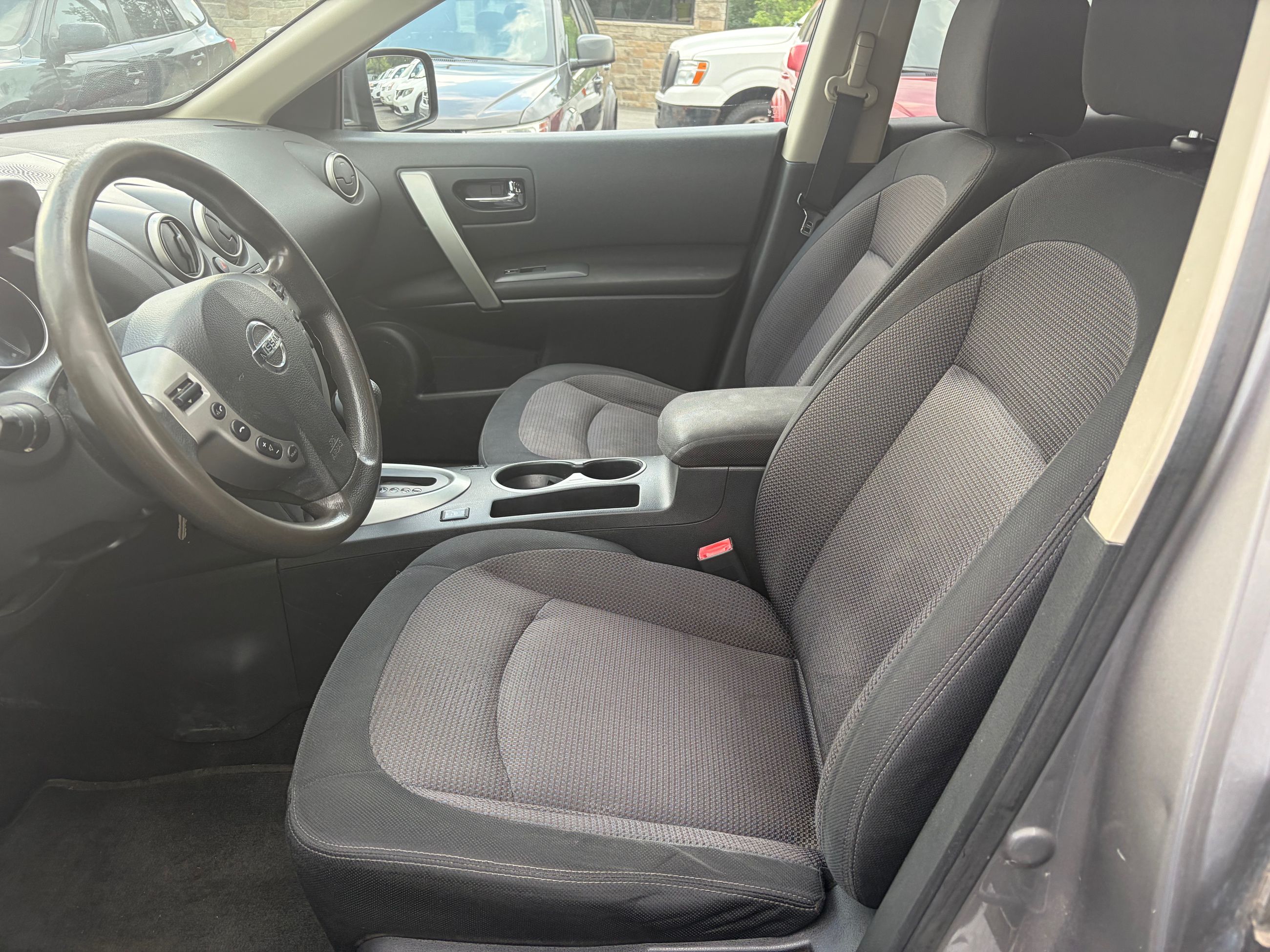 Nissan Rogue 2011 — photo 7