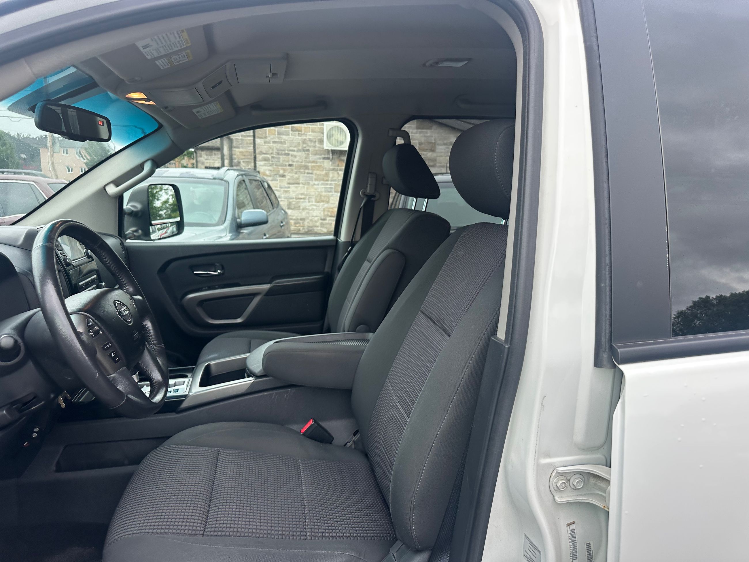 Nissan Titan 2015 — photo 7