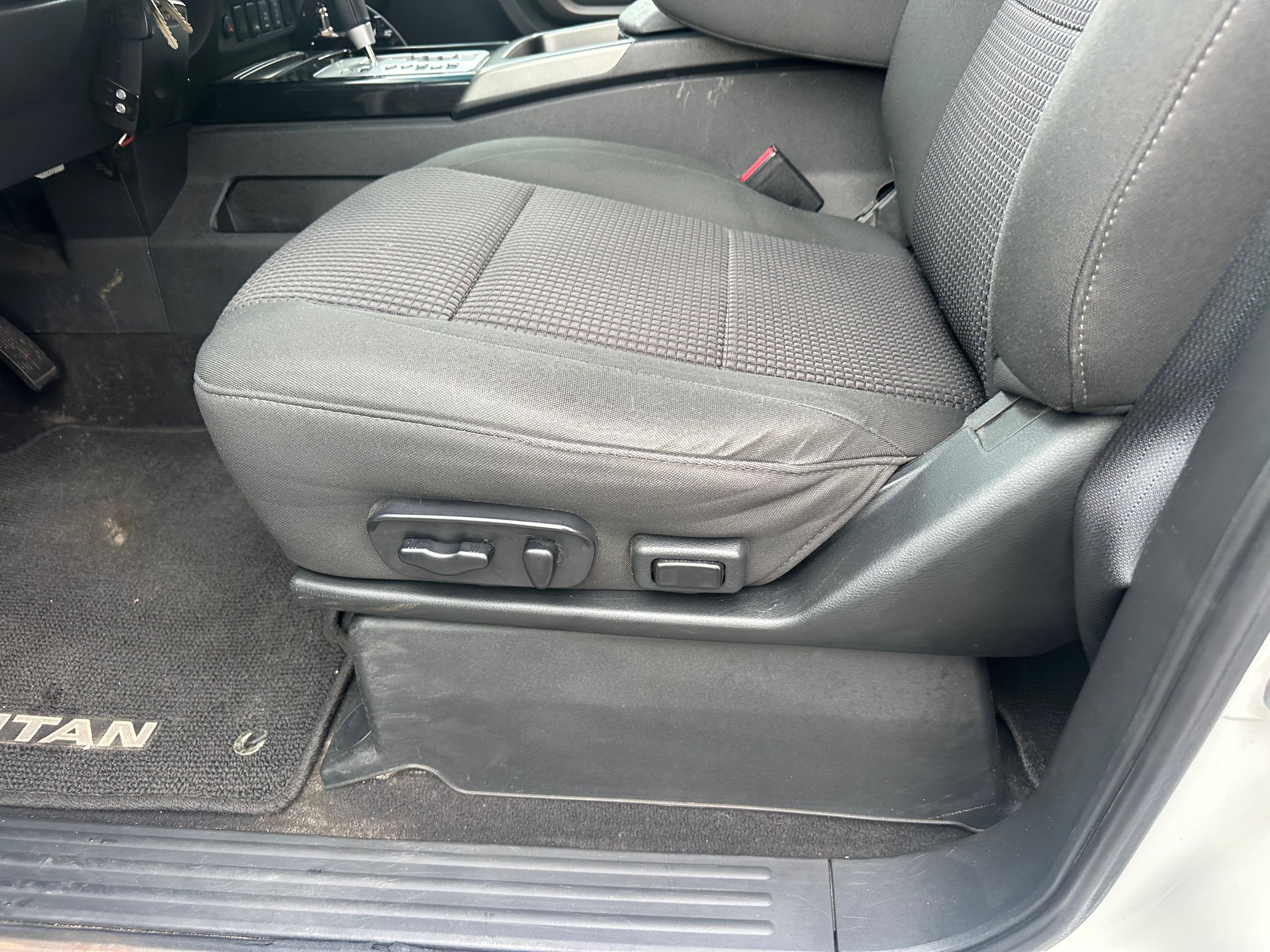 Nissan Titan 2015 — photo 8