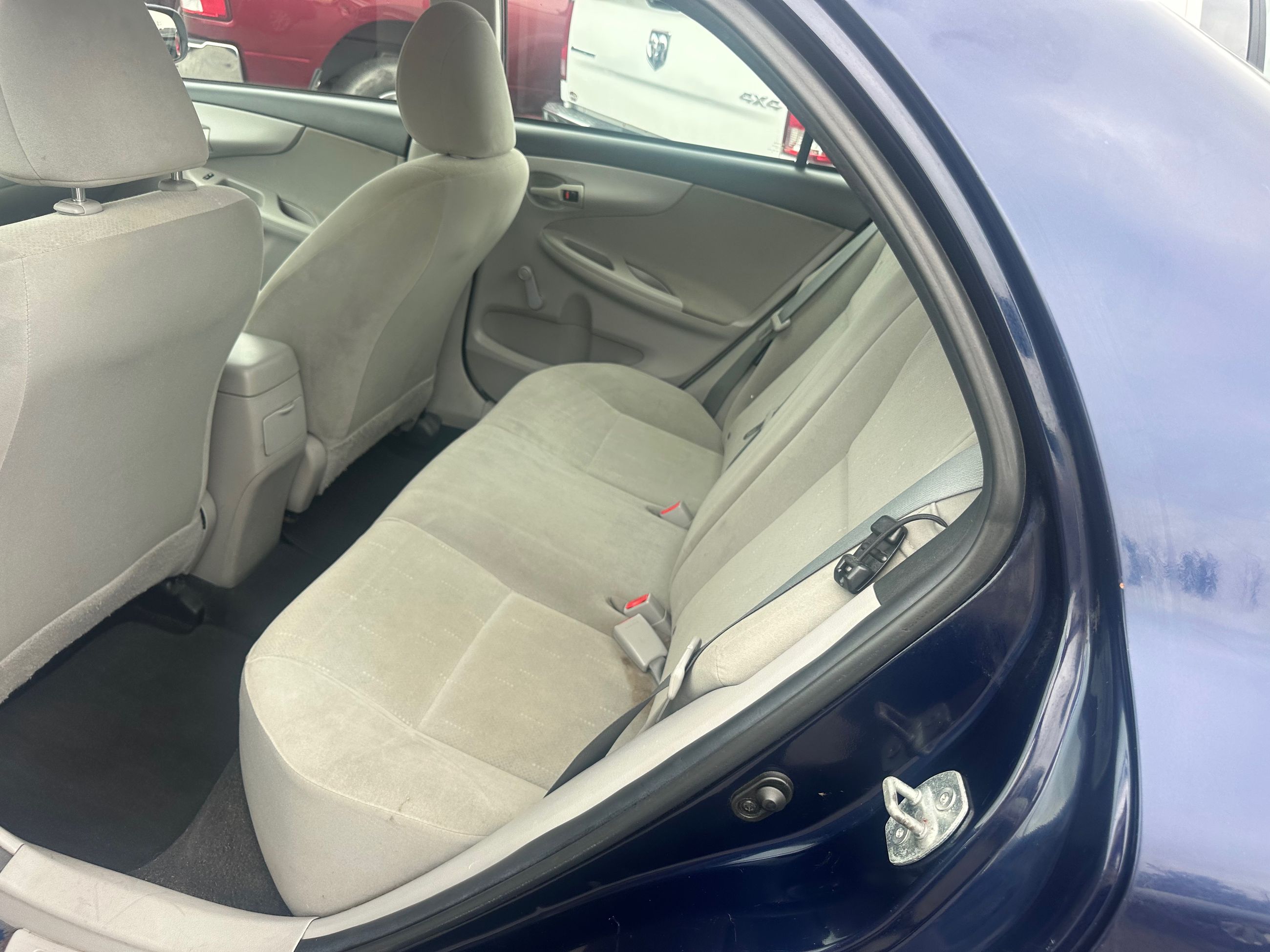 Toyota Corolla 2011 — photo 5