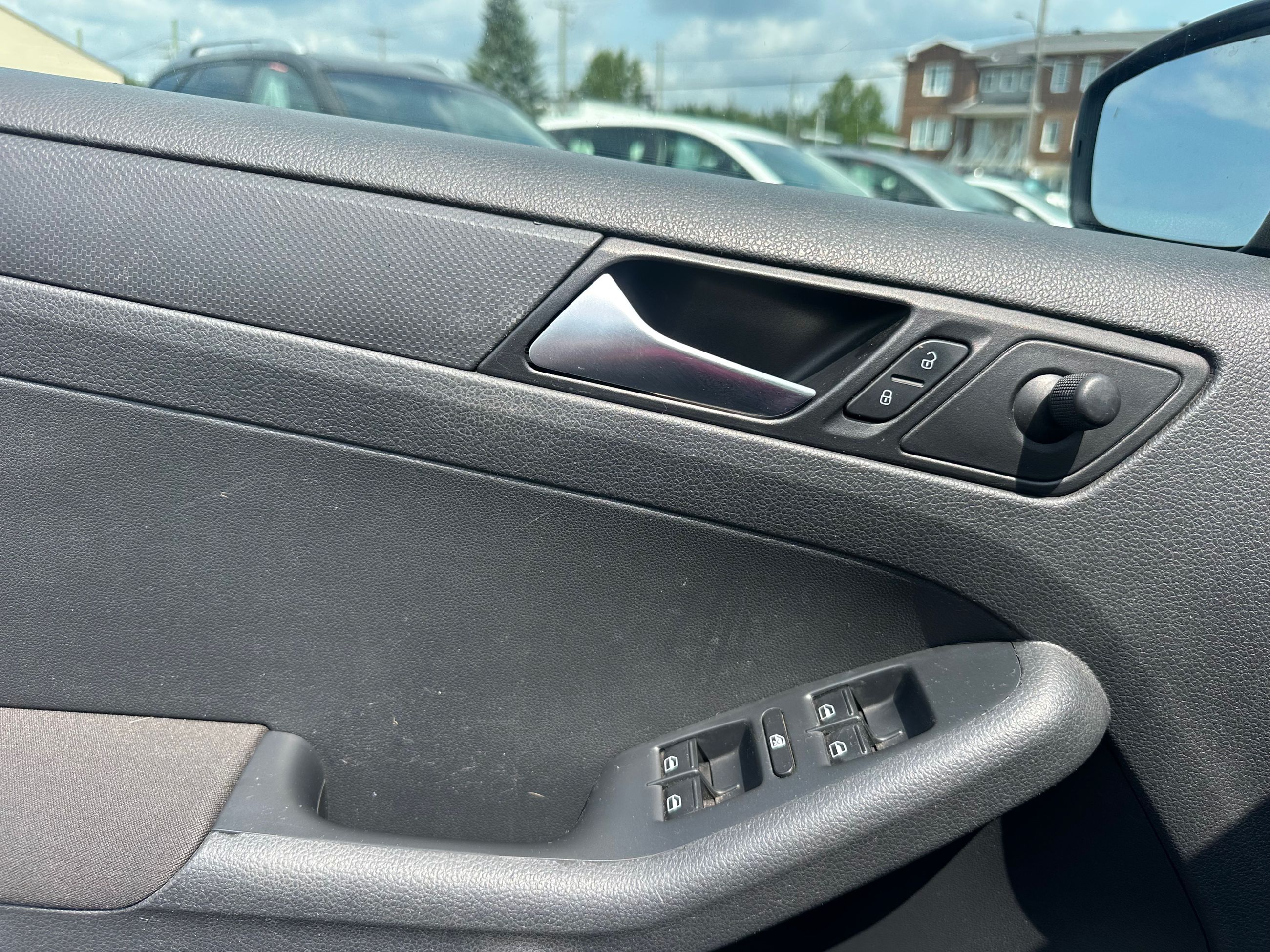 Volkswagen Jetta Sedan 2012 — photo 8