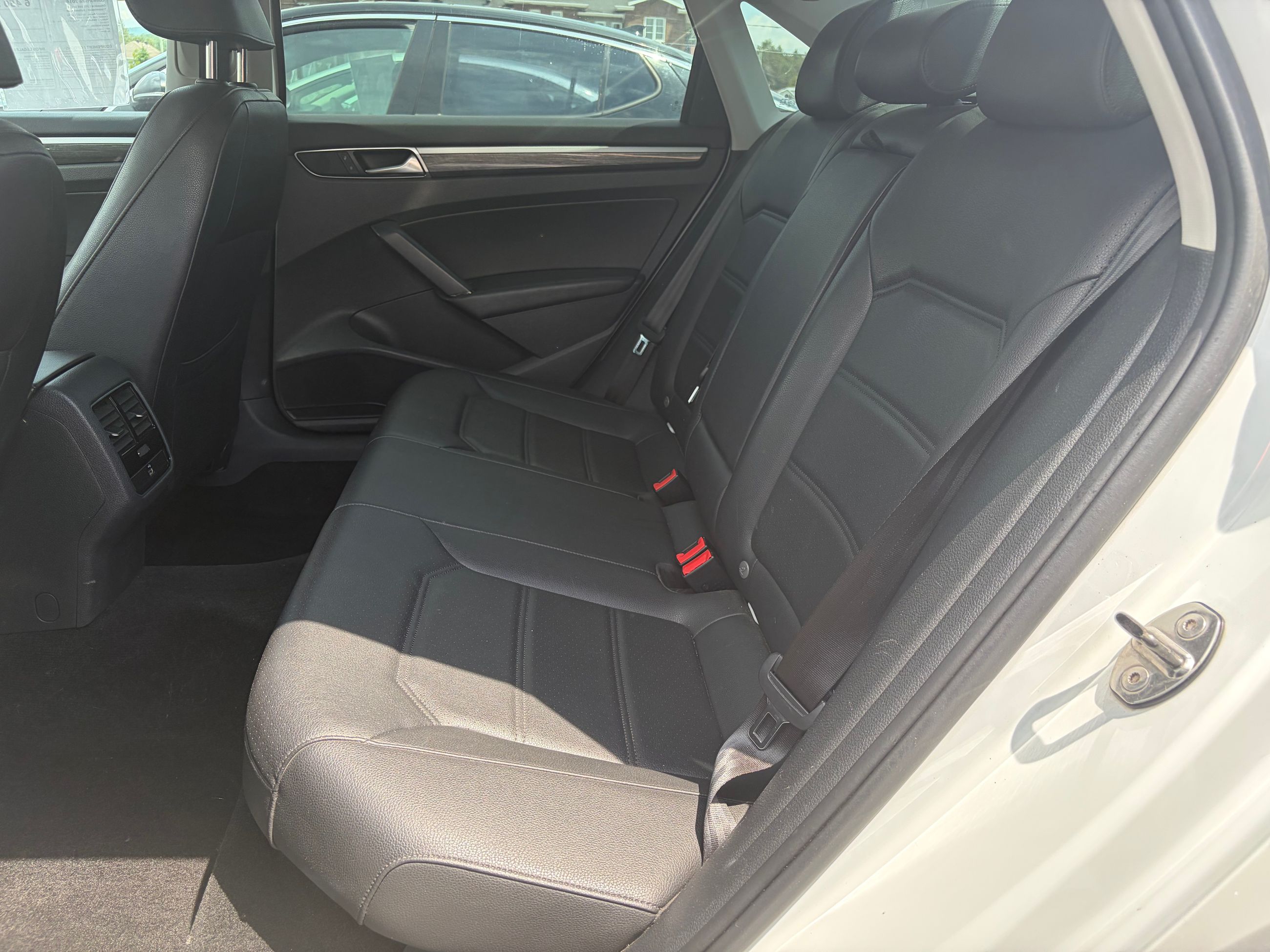 Volkswagen Passat 2016 — photo 8