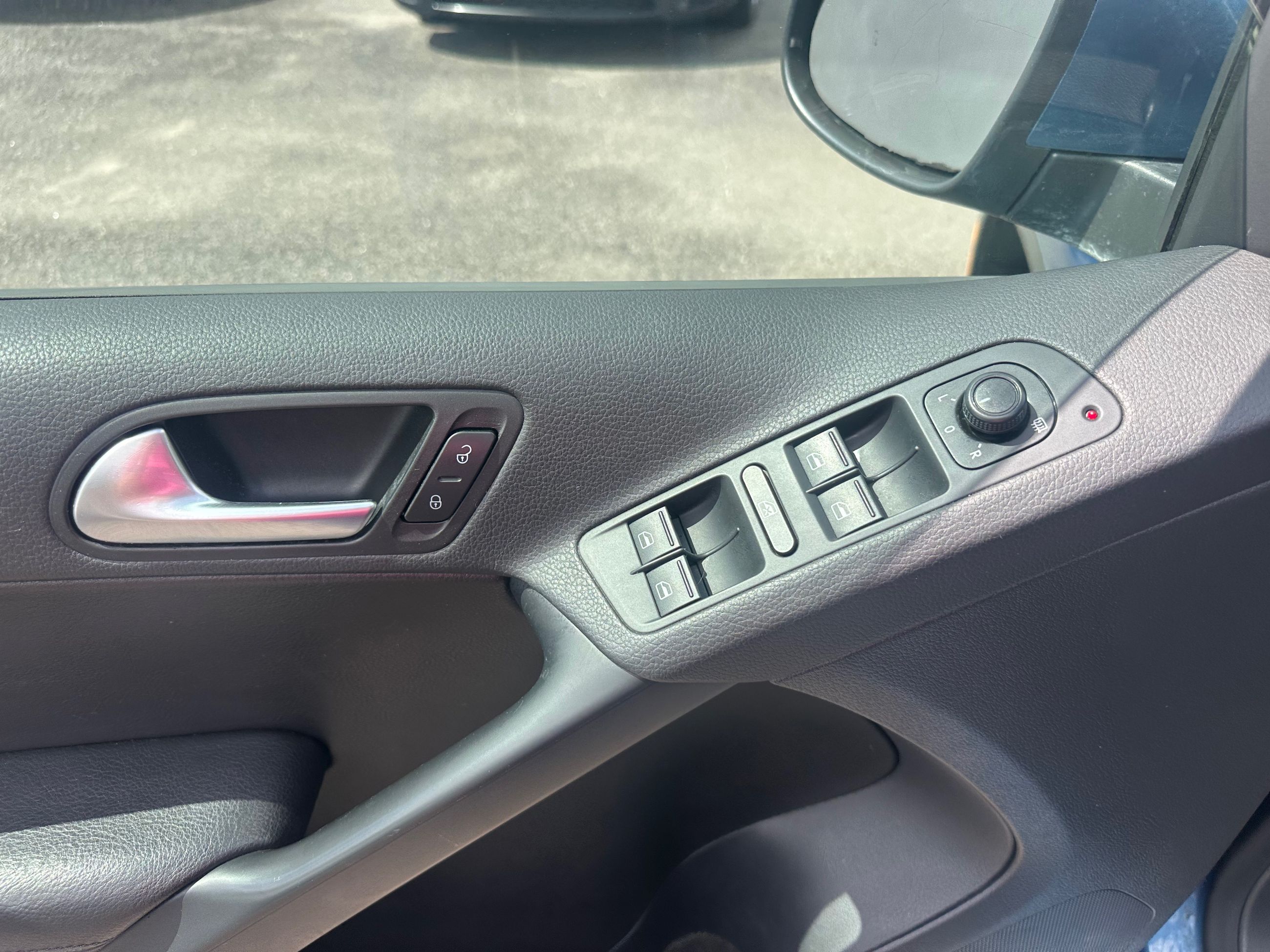 Volkswagen Tiguan 2017 — photo 8