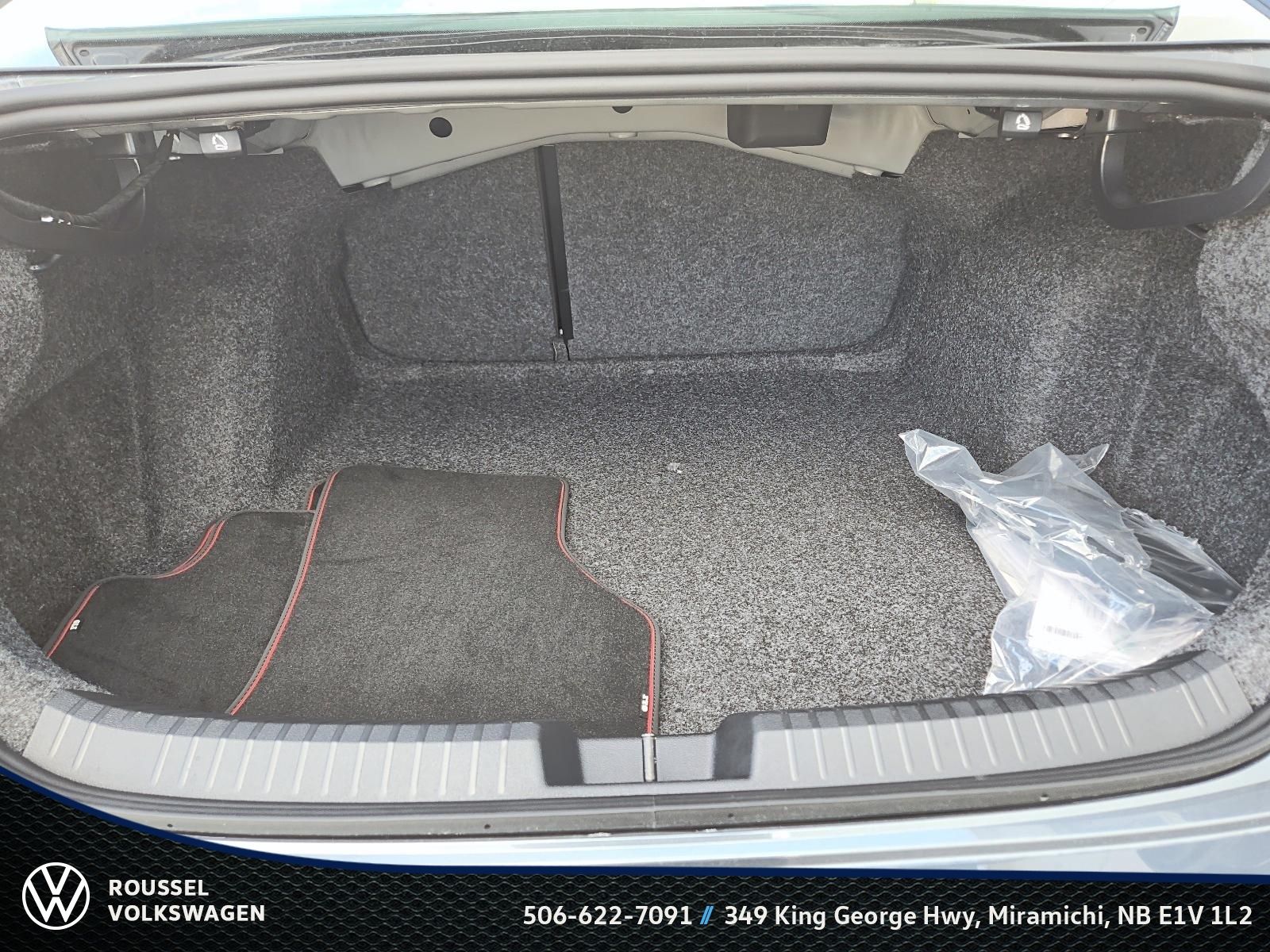 Photo 2027 Volkswagen Jetta GLI GLI #6