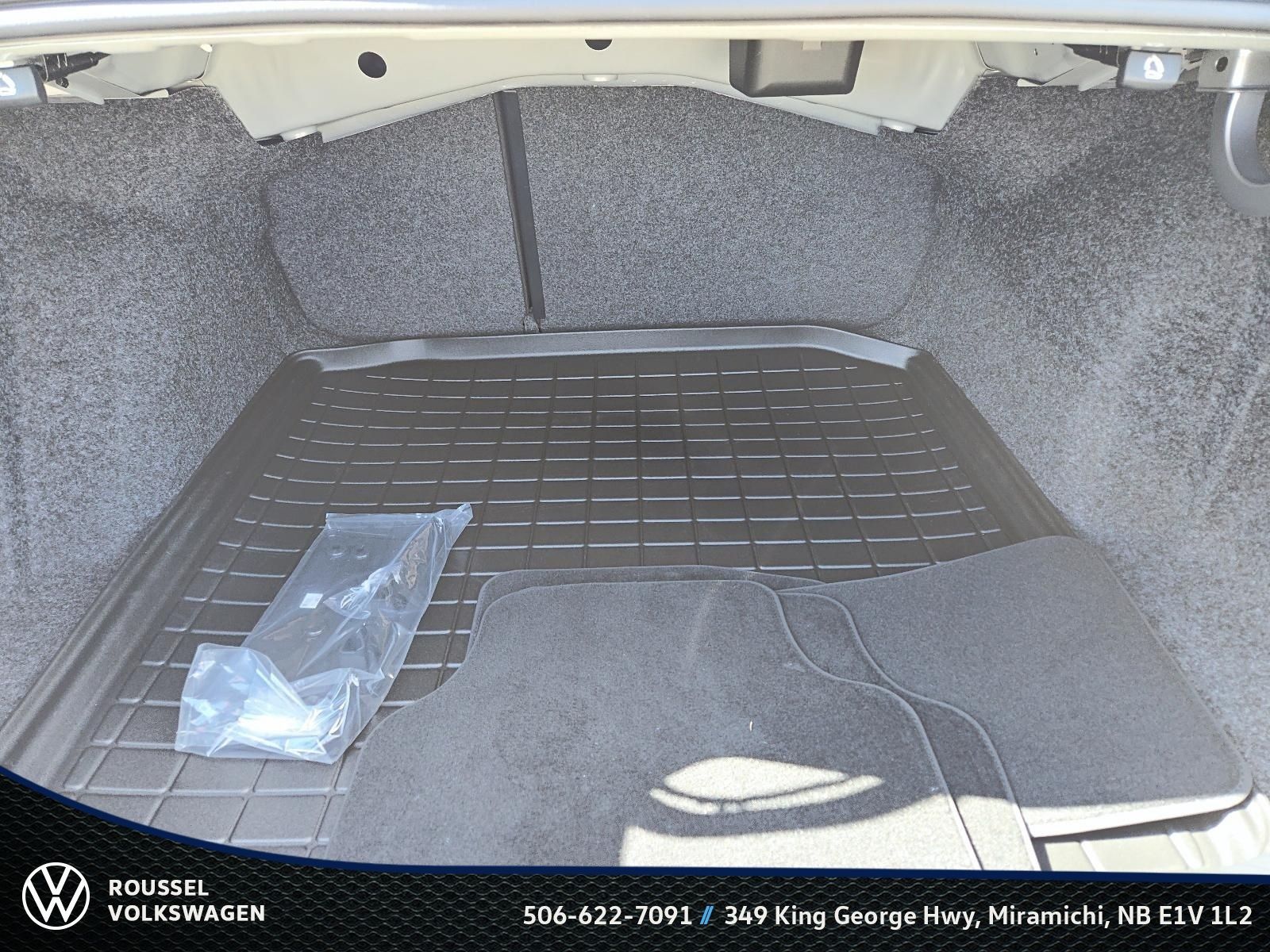 Photo 2026 Volkswagen Jetta Comfortline #6