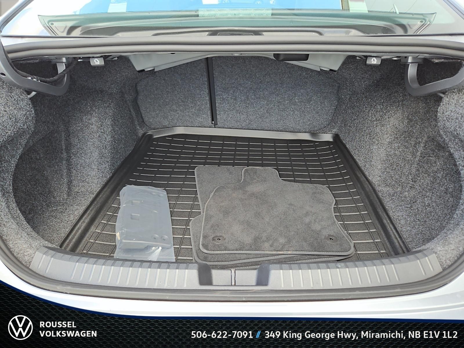 Photo 2027 Volkswagen Jetta Comfortline #6