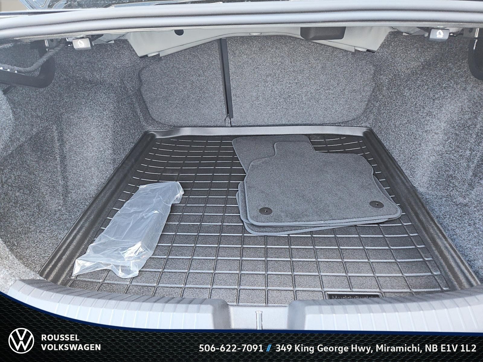 Photo 2027 Volkswagen Jetta Comfortline #6