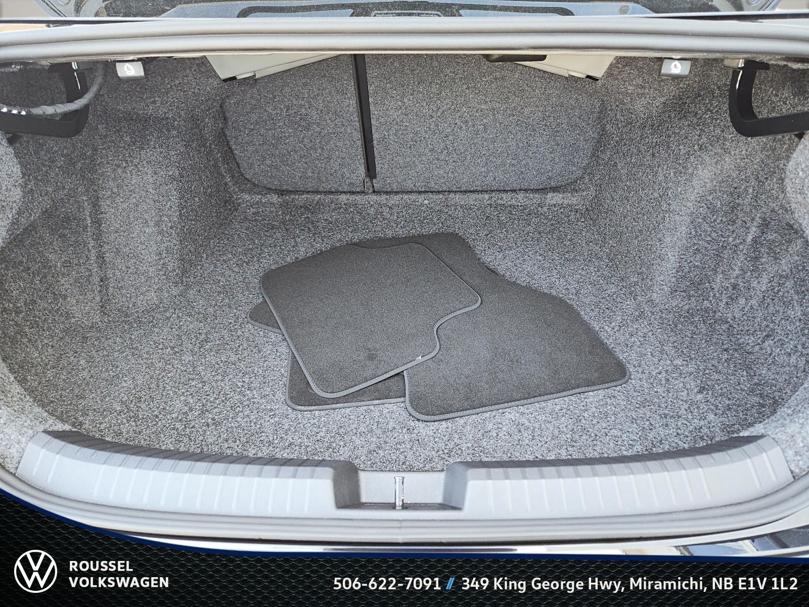 Photo 2027 Volkswagen Jetta Comfortline #6