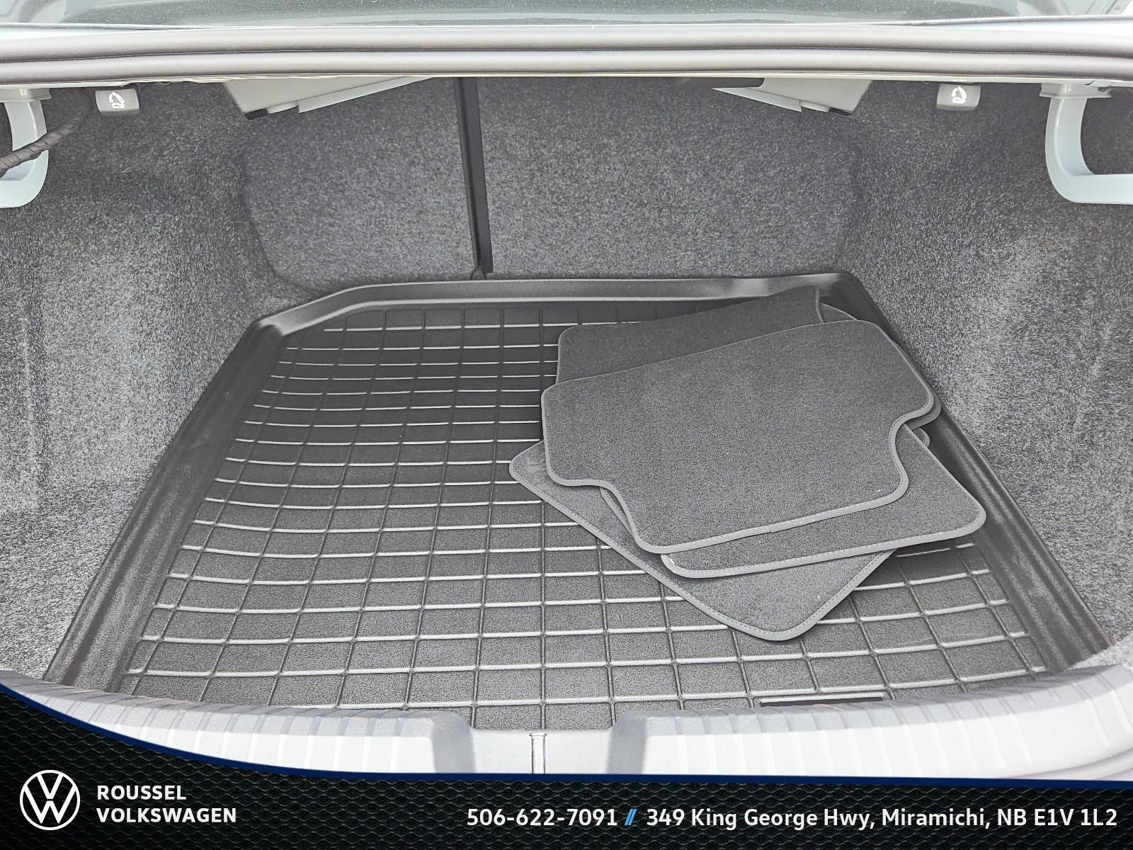 Photo 2027 Volkswagen Jetta Comfortline #6