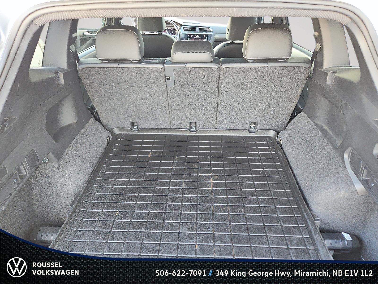 Photo Volkswagen Tiguan Comfortline R-Line Black Edition 2023 #6