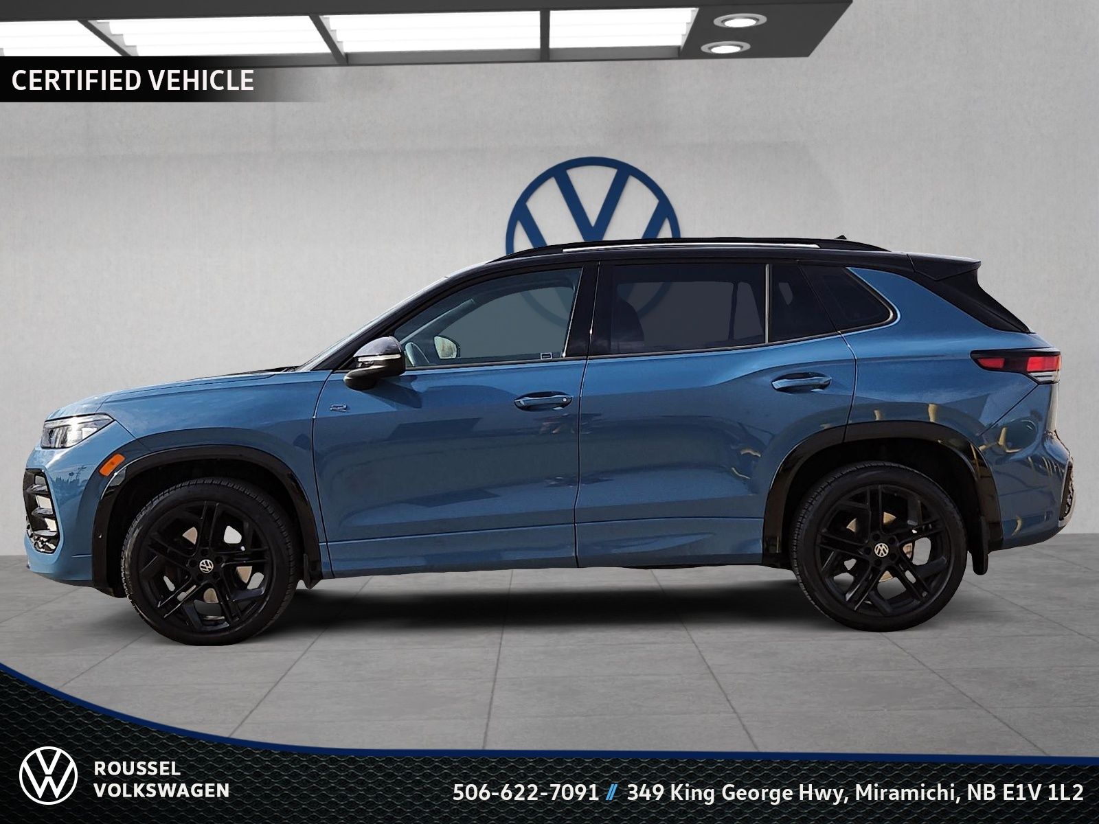 Photo 2025 Volkswagen Tiguan Comfortline R-Line Black Edition #3