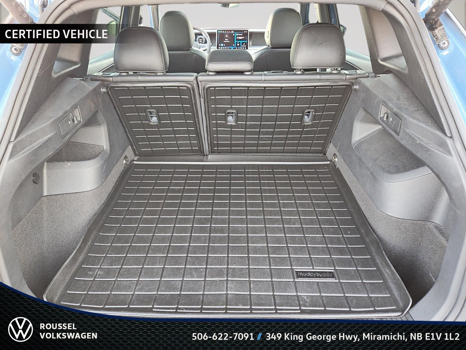 Photo 2025 Volkswagen Tiguan Comfortline R-Line Black Edition #6