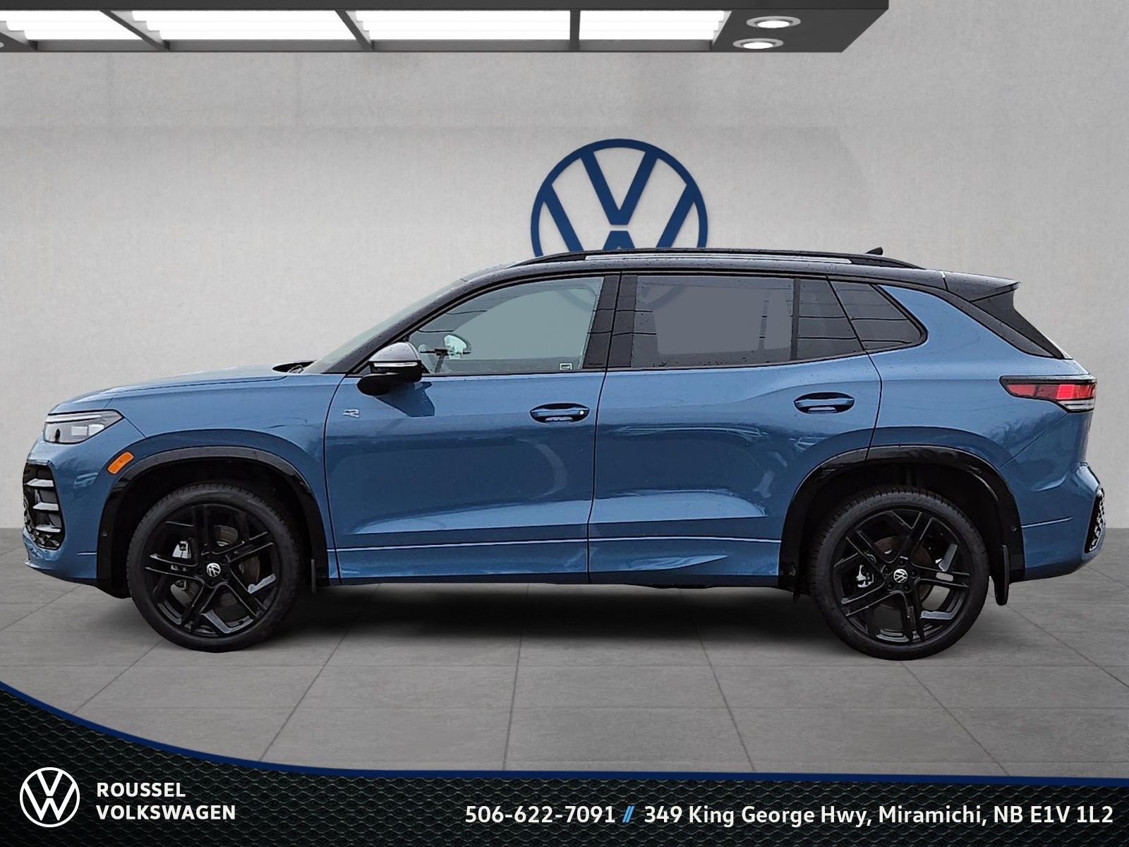 Photo 2026 Volkswagen Tiguan Comfortline R-Line Black Edition 4MOTION #5