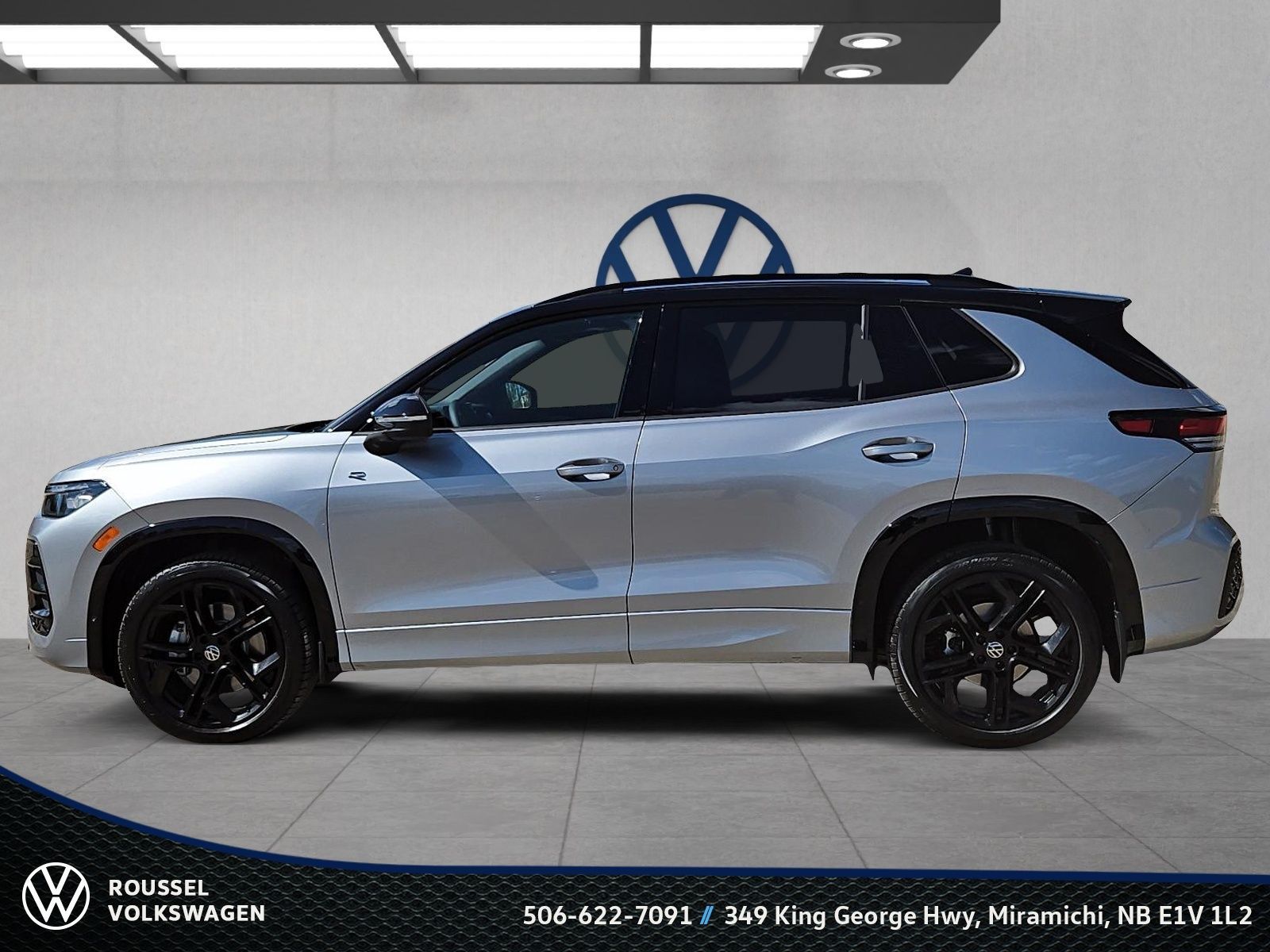Photo 2026 Volkswagen Tiguan Comfortline R-Line Black Edition 4MOTION #5