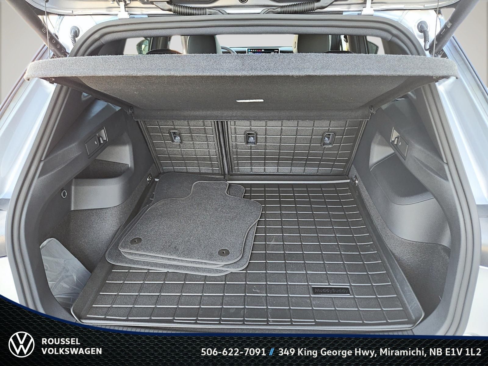 Photo 2026 Volkswagen Tiguan Comfortline R-Line Black Edition 4MOTION #6