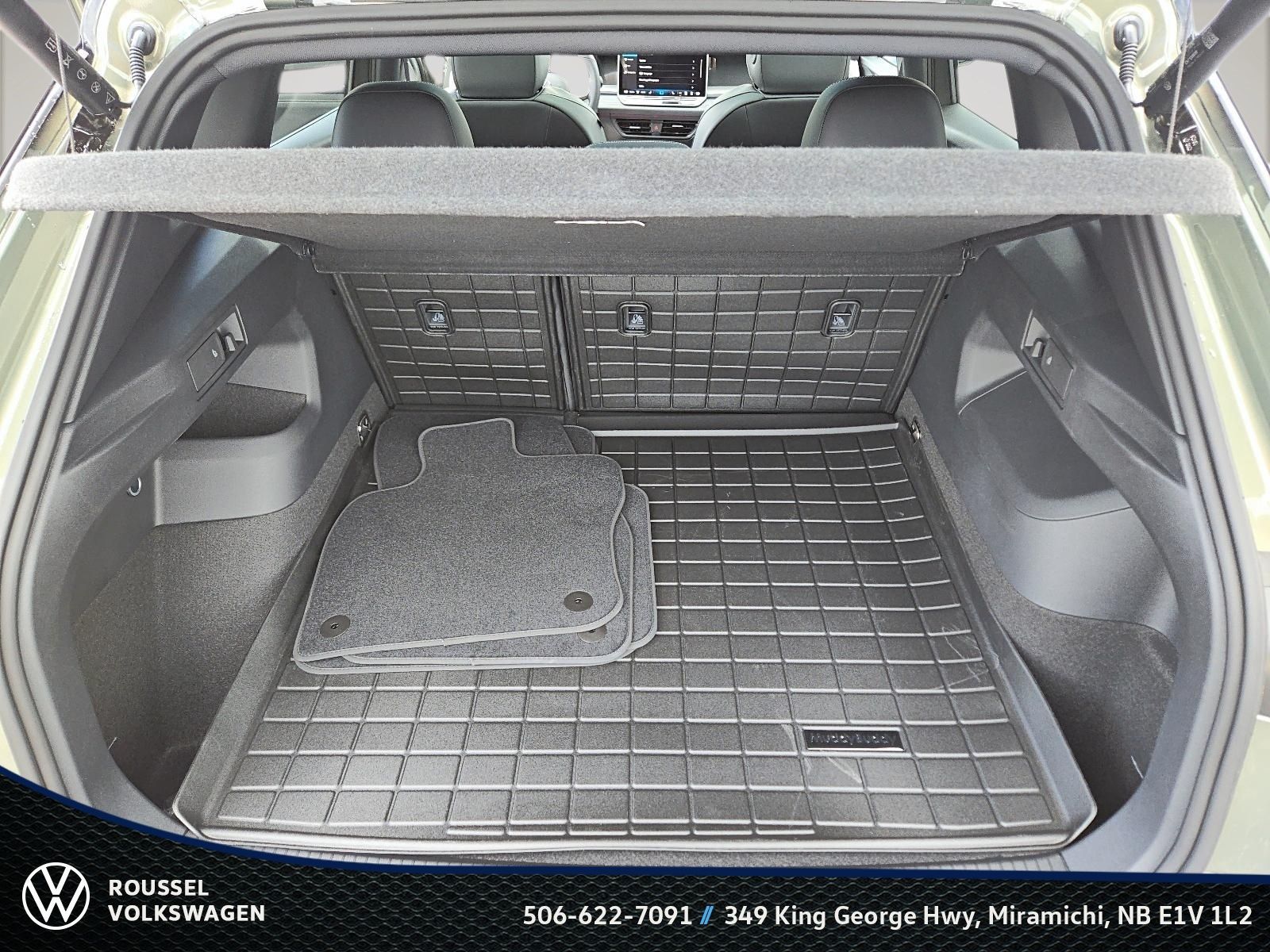 Photo 2026 Volkswagen Tiguan Comfortline R-Line Black Edition 4MOTION #6