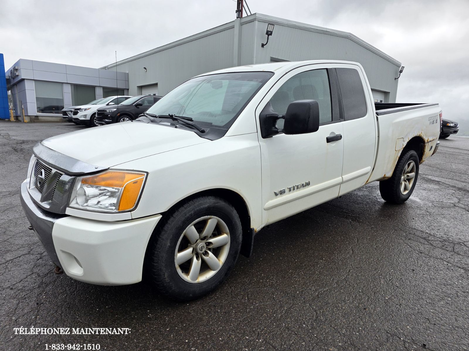 2010 Nissan Titan 4X4 + PICK-UP DE BOIS OU TERRE AGRICOLE