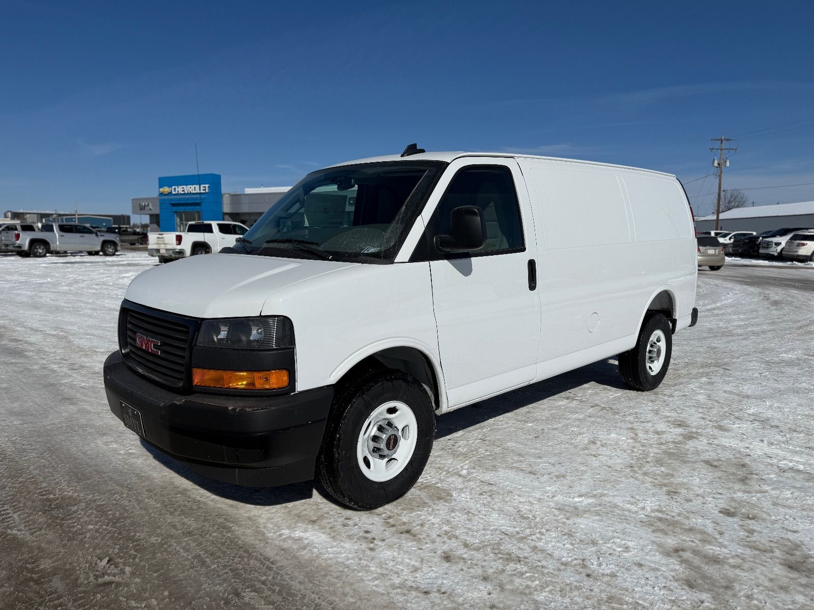 2025 GMC Savana Cargo 3500 WT 135