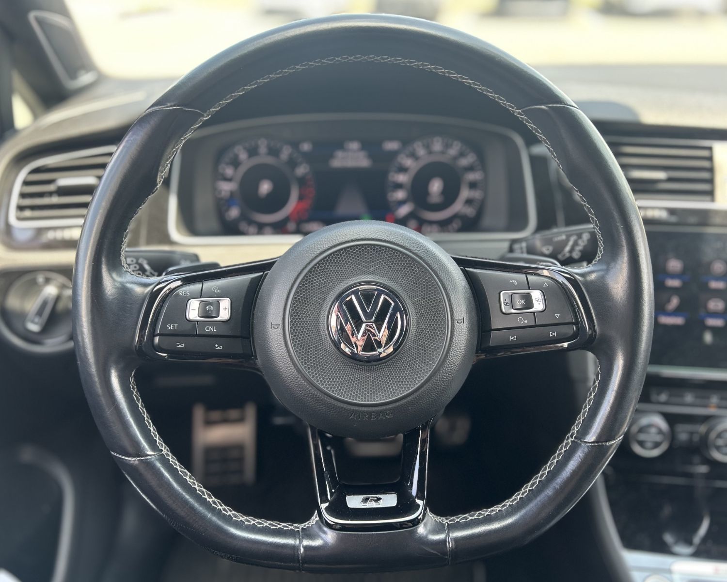 Volkswagen Golf R  2018