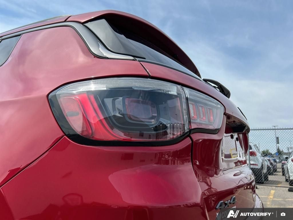 Photo 2022 Jeep Compass (RED) Edition #8