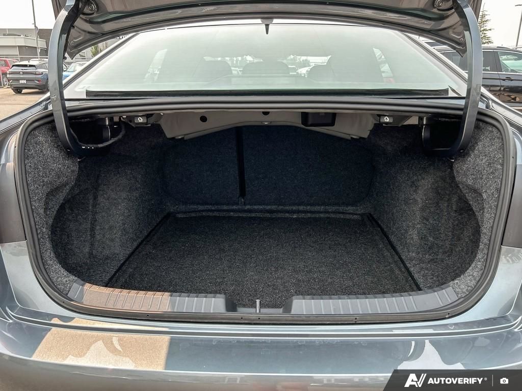 Photo 2026 Volkswagen Jetta Comfortline #8