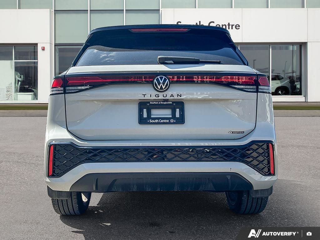 Photo 2025 Volkswagen Tiguan Comfortline R-Line Black Edition #5