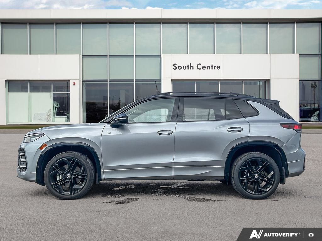 Photo 2026 Volkswagen Tiguan Comfortline R-Line Black Edition #3
