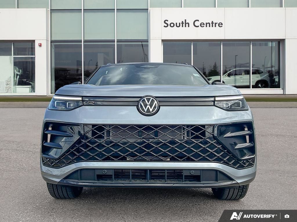 Photo 2026 Volkswagen Tiguan Comfortline R-Line Black Edition #2