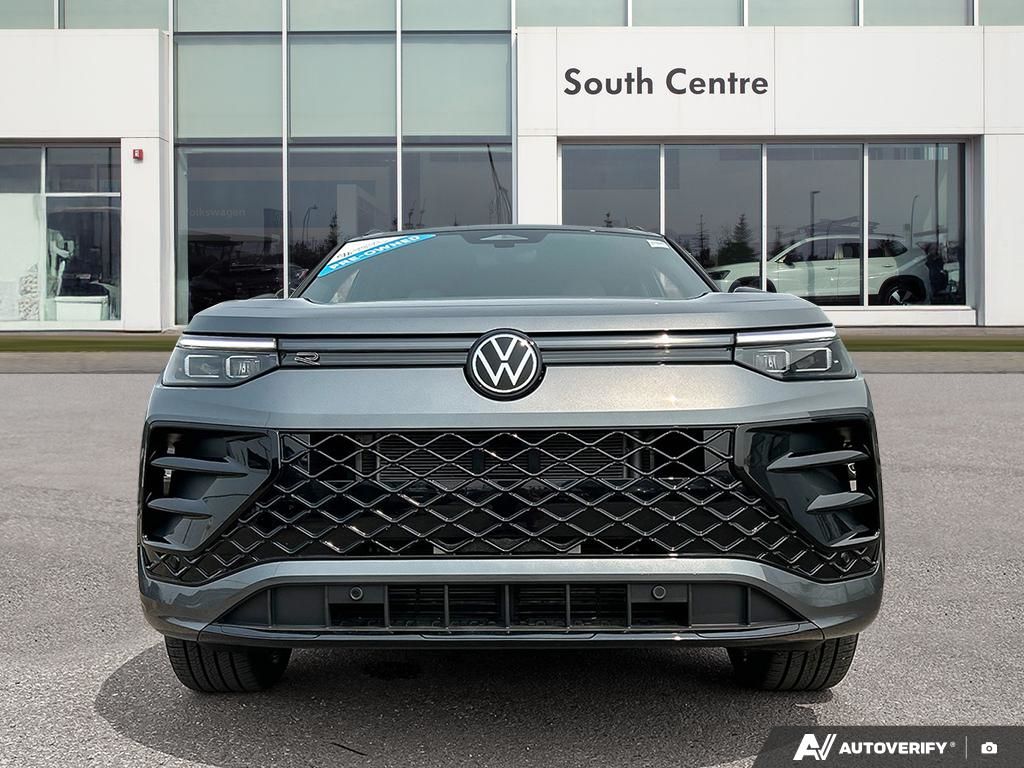 Photo 2026 Volkswagen Tiguan Comfortline R-Line Black Edition #2