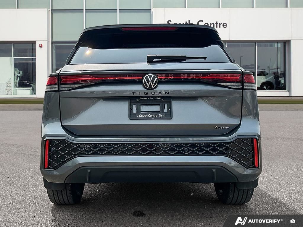 Photo 2026 Volkswagen Tiguan Comfortline R-Line Black Edition #5