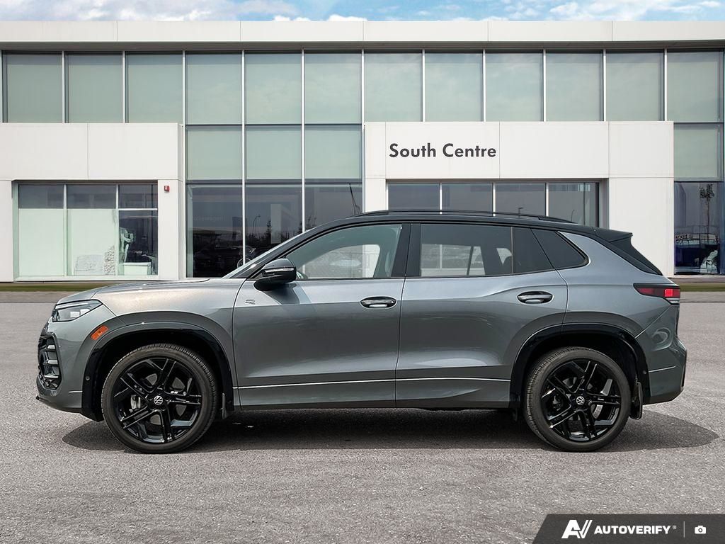 Photo 2026 Volkswagen Tiguan Comfortline R-Line Black Edition #3