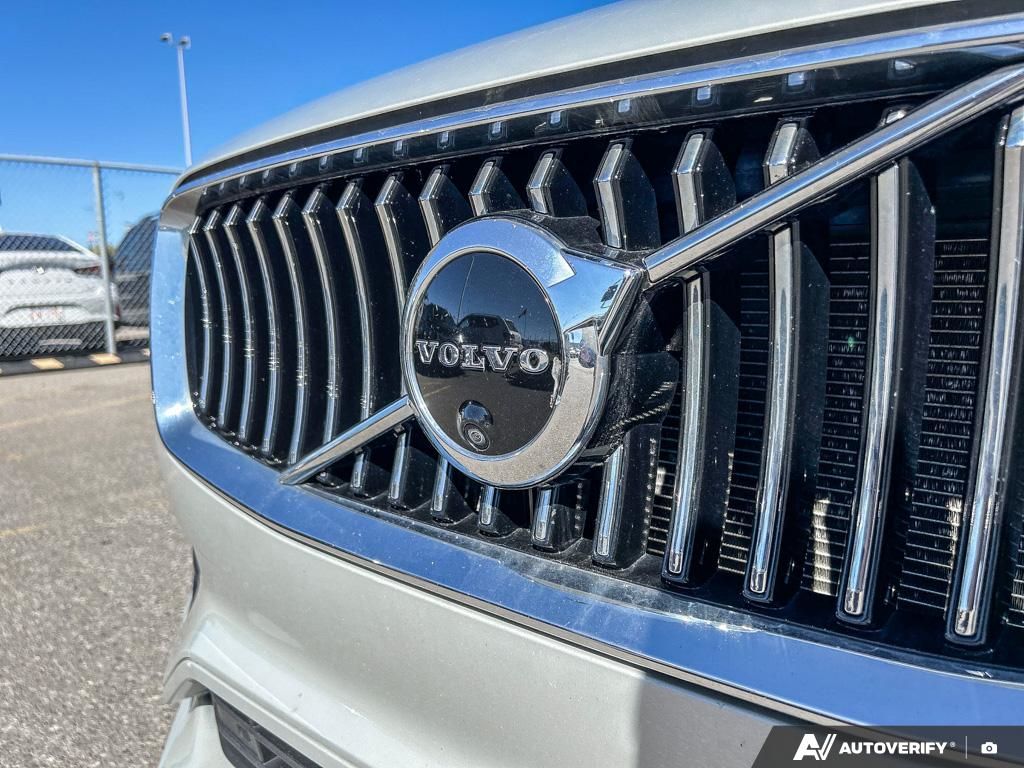 Photo 2022 Volvo XC90 Momentum #8