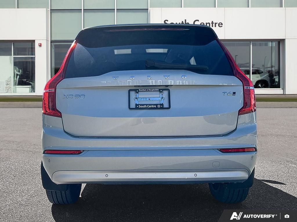 Photo 2022 Volvo XC90 Momentum #5