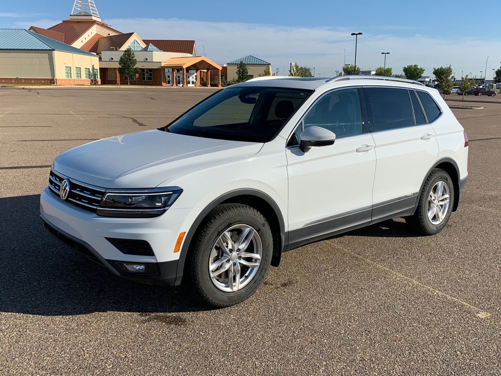 Used 2019 Volkswagen Tiguan Highline 4Motion | LEATHER | SUNROOF | NAV ...