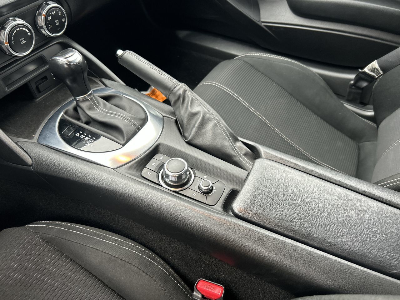 Fiat 124 Spider  2017 à Vancouver, Colombie-Britannique