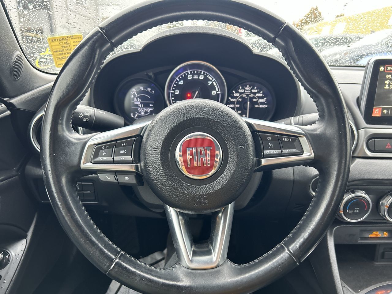 Fiat 124 Spider  2017 à Vancouver, Colombie-Britannique