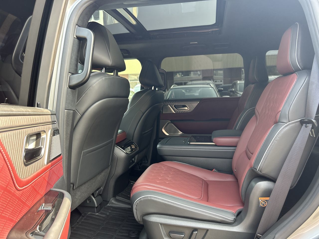 Infiniti QX80  2025 à Vancouver, Colombie-Britannique