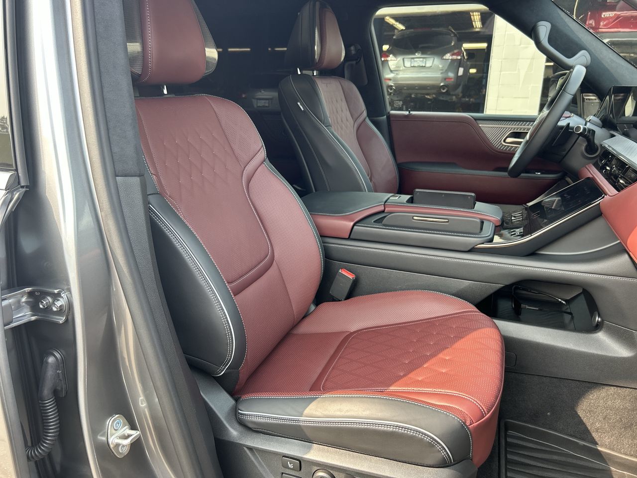Infiniti QX80  2025 à Vancouver, Colombie-Britannique
