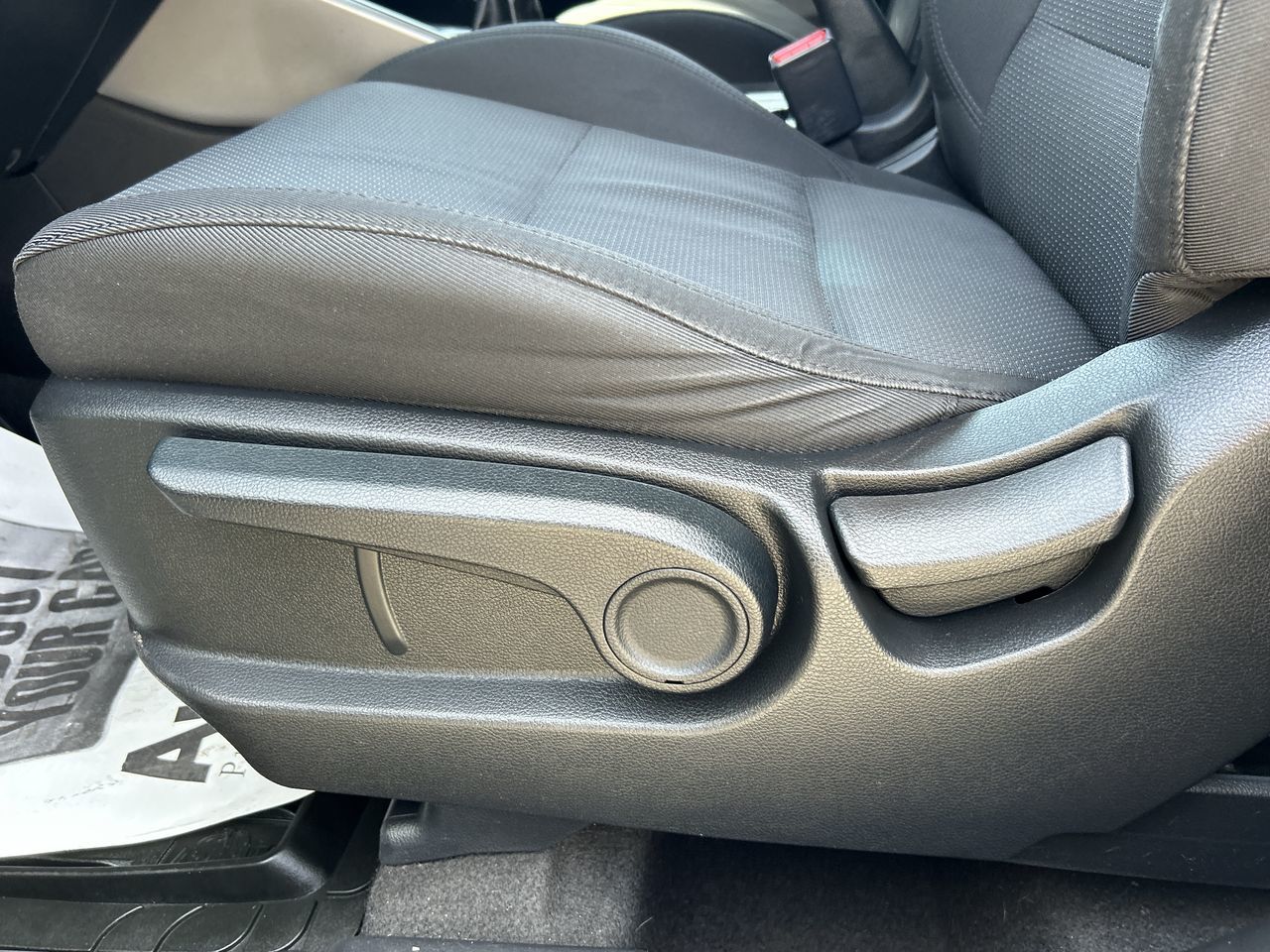 2014 Kia Rondo in Vancouver, British Columbia