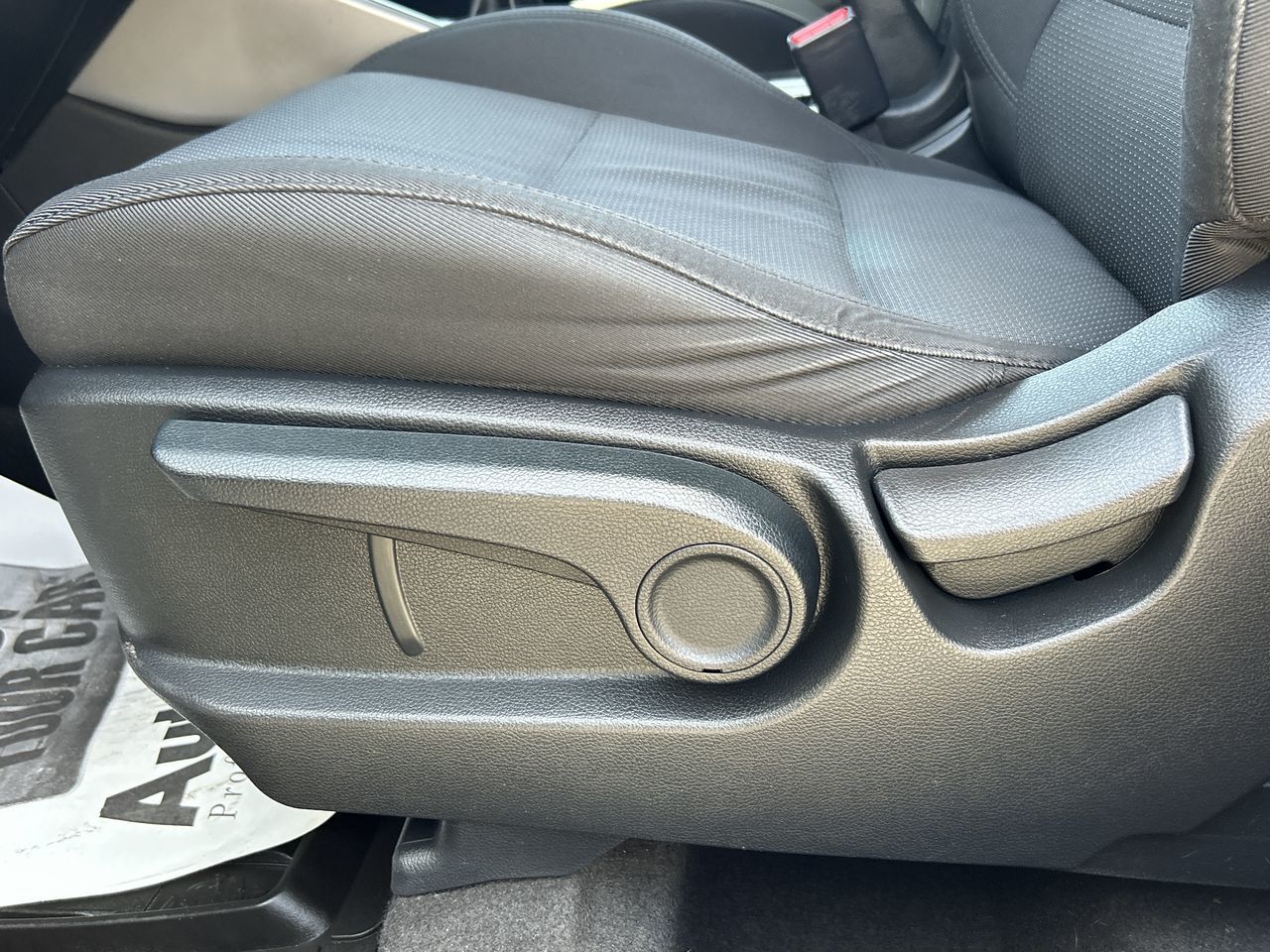 2014 Kia Rondo in Vancouver, British Columbia