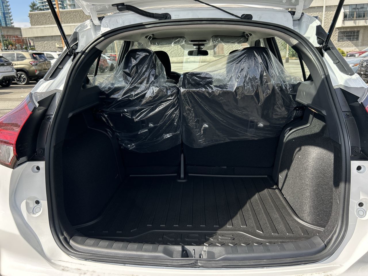 2025 Nissan Kicks Play in Vancouver, British Columbia