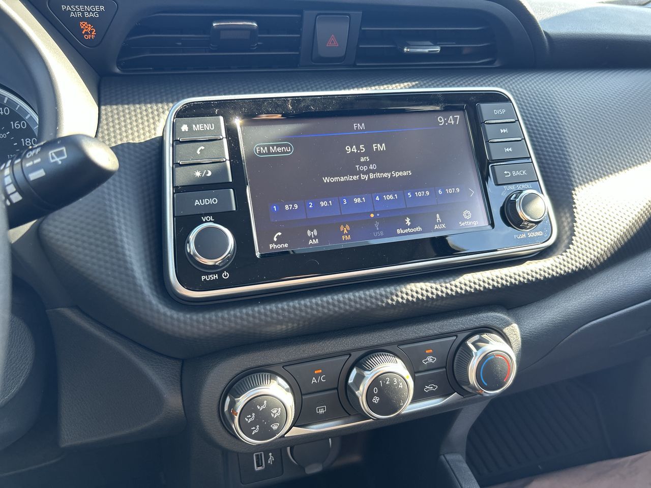 2025 Nissan Kicks Play in Vancouver, British Columbia