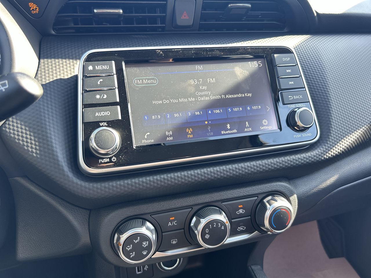 2025 Nissan Kicks Play in Vancouver, British Columbia