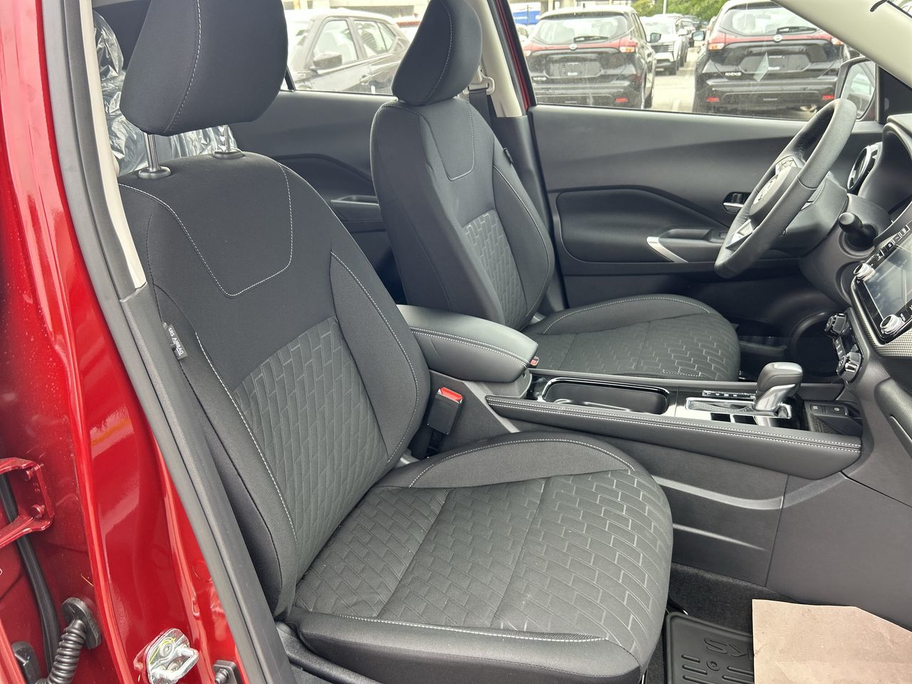 2025 Nissan Kicks Play